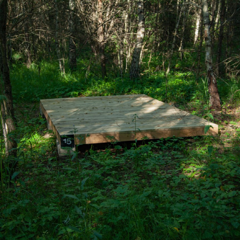 Деревянный подиум для своей палатки в глэмпинге «Угруан»/ 27-30 июня 2024